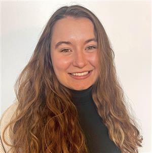 Headshot of Kenmore West alum Sarah Pray